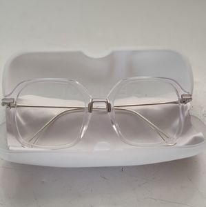 Eyeglasses clear